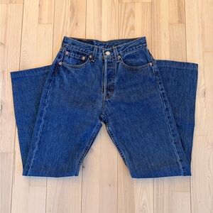 VINTAGE 1999 - AUSTRALIAN MADE - Classic Blue Levi’s Denim Jeans 501